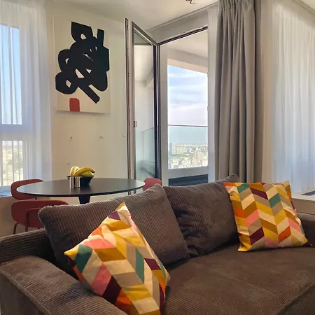 Peak At Danubius Appartement